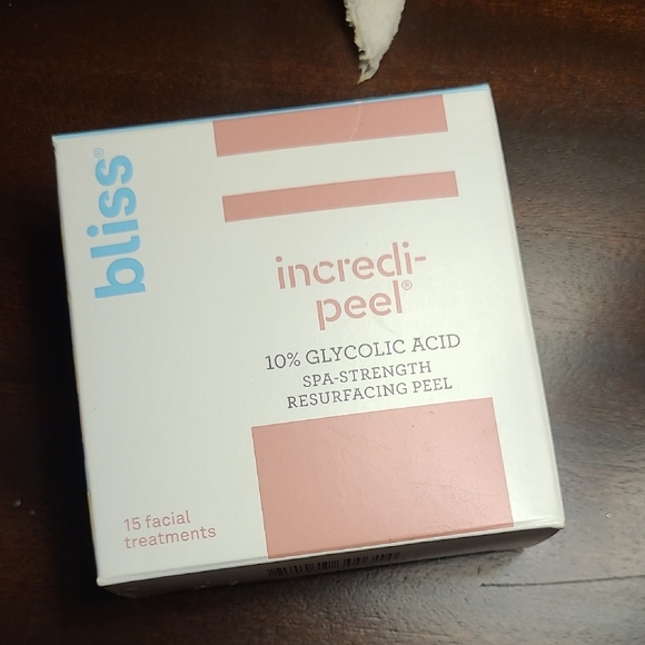 Bliss Incredi-Peel Glycolic Acid Resurfacing Peel - Blue and Pink - Picture 1 of 7